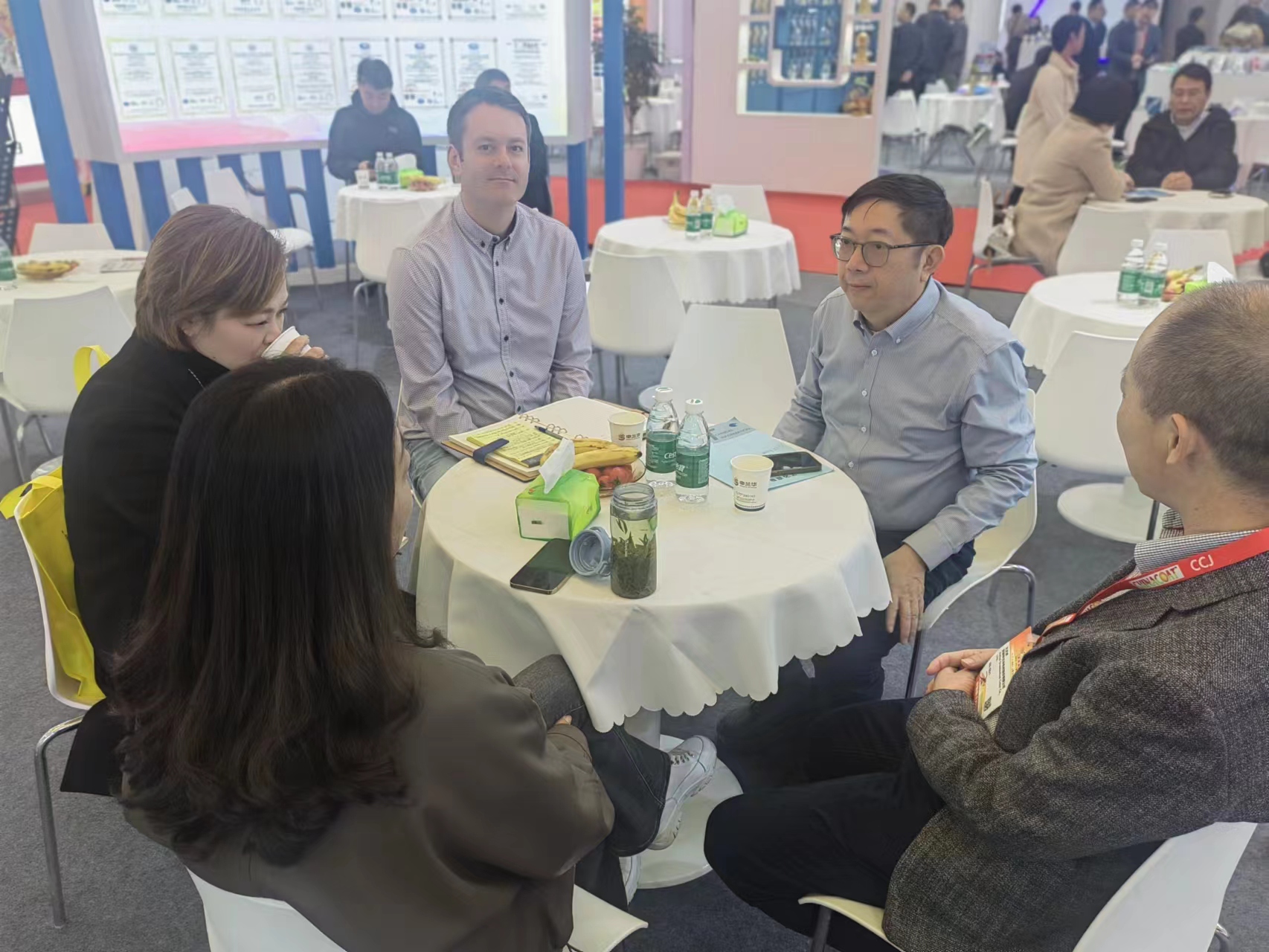 精彩不停歇 服務(wù)無止境 多彩創(chuàng)未來(圖3) 20231115上海涂料展 (5).jpg