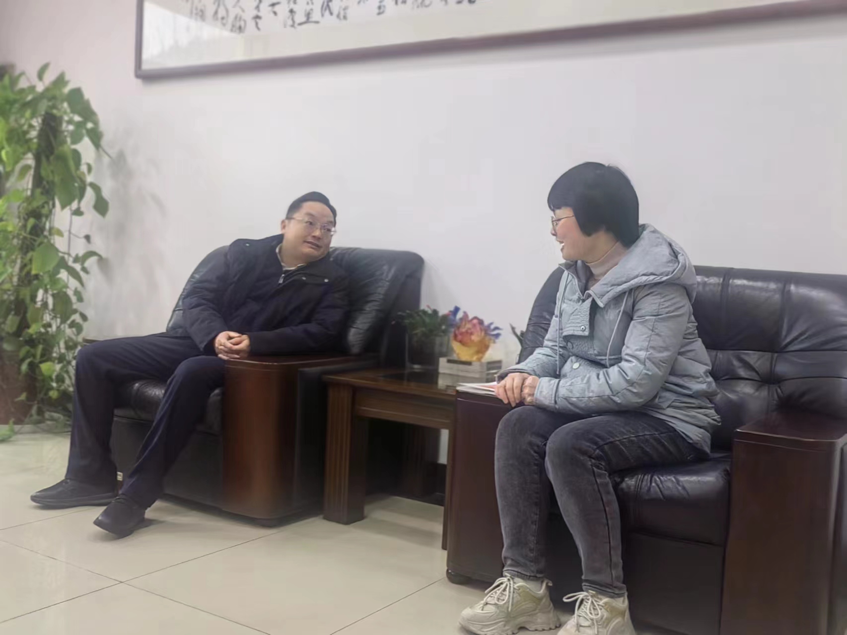 宣州區(qū)委書記俞志剛走進我公司慰問進站博士(圖1) 20240205俞志剛書記慰問進站博士 (20).jpg