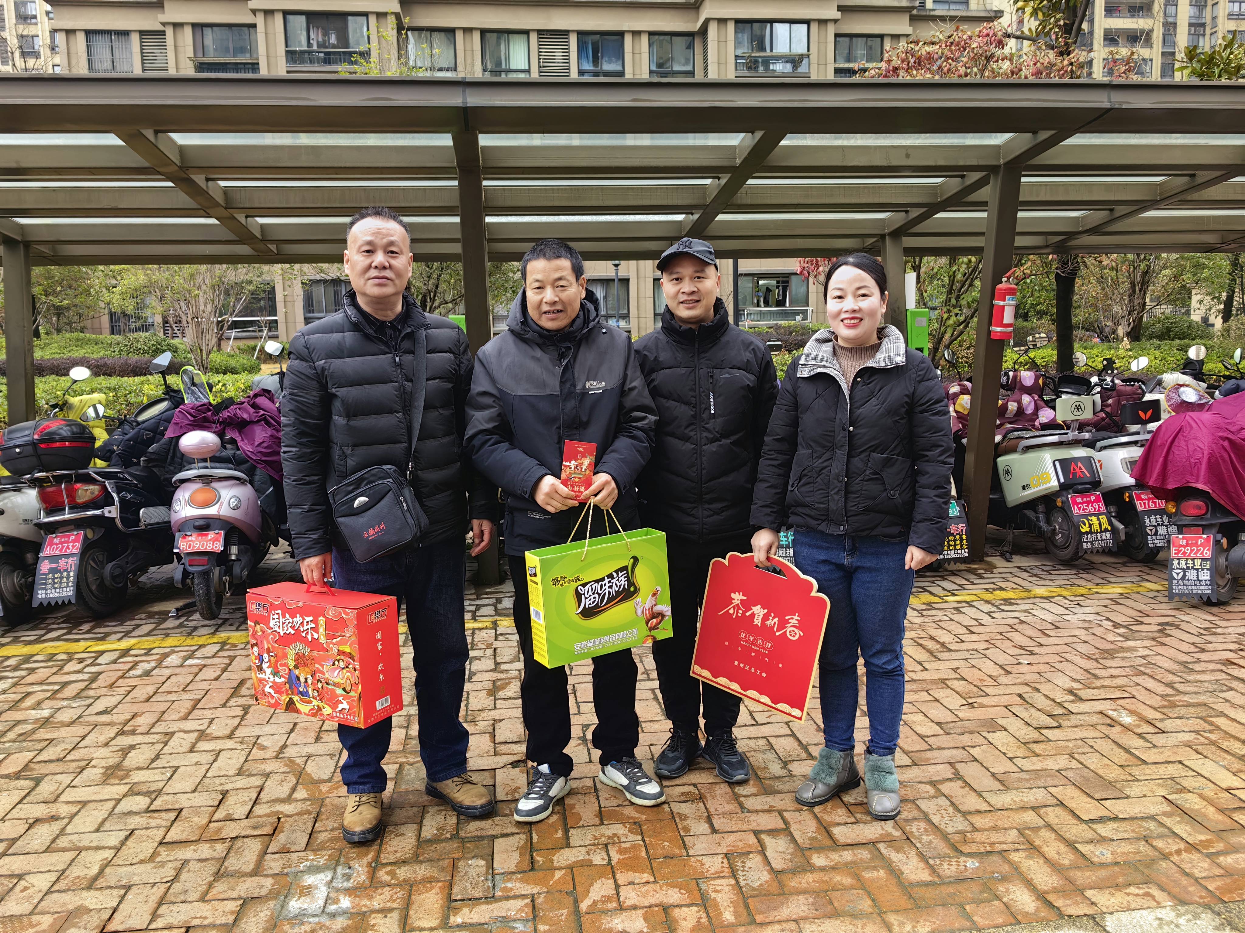 隆冬透寒意  慰問暖人心