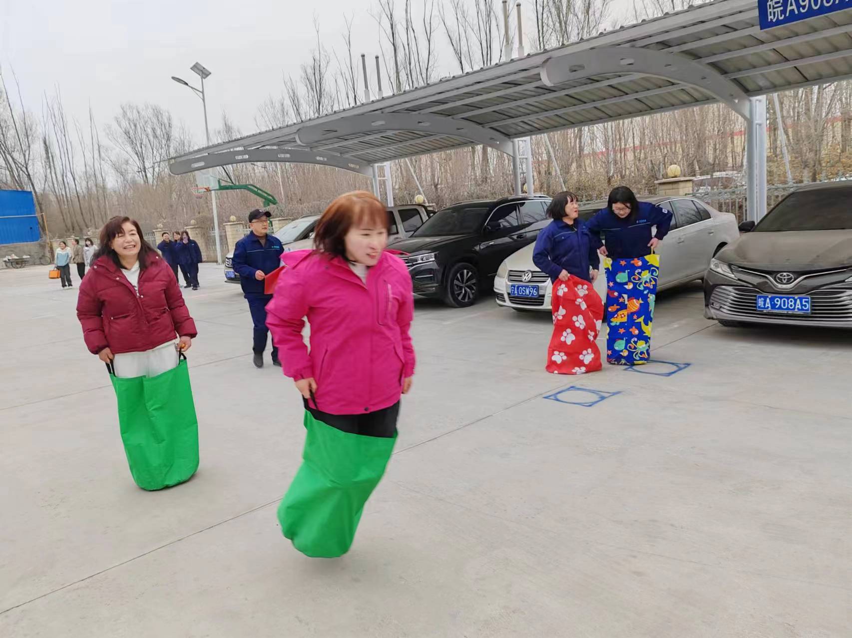 春光齊歡聚 巾幗展英姿 (圖3) 20240308百泓女神節(jié)活動(dòng) (4).jpg