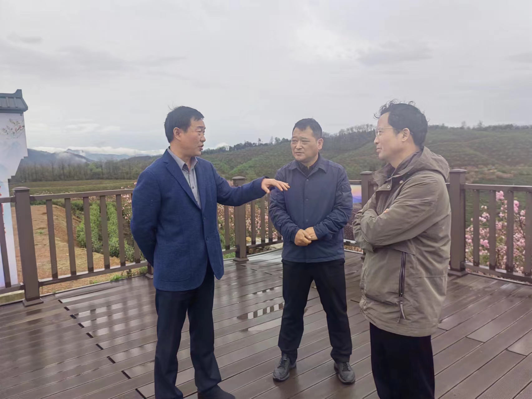 政企攜手助力 建設(shè)和美鄉(xiāng)村(圖3) 20240402周王鎮(zhèn)和美鄉(xiāng)村建設(shè) (3).jpg