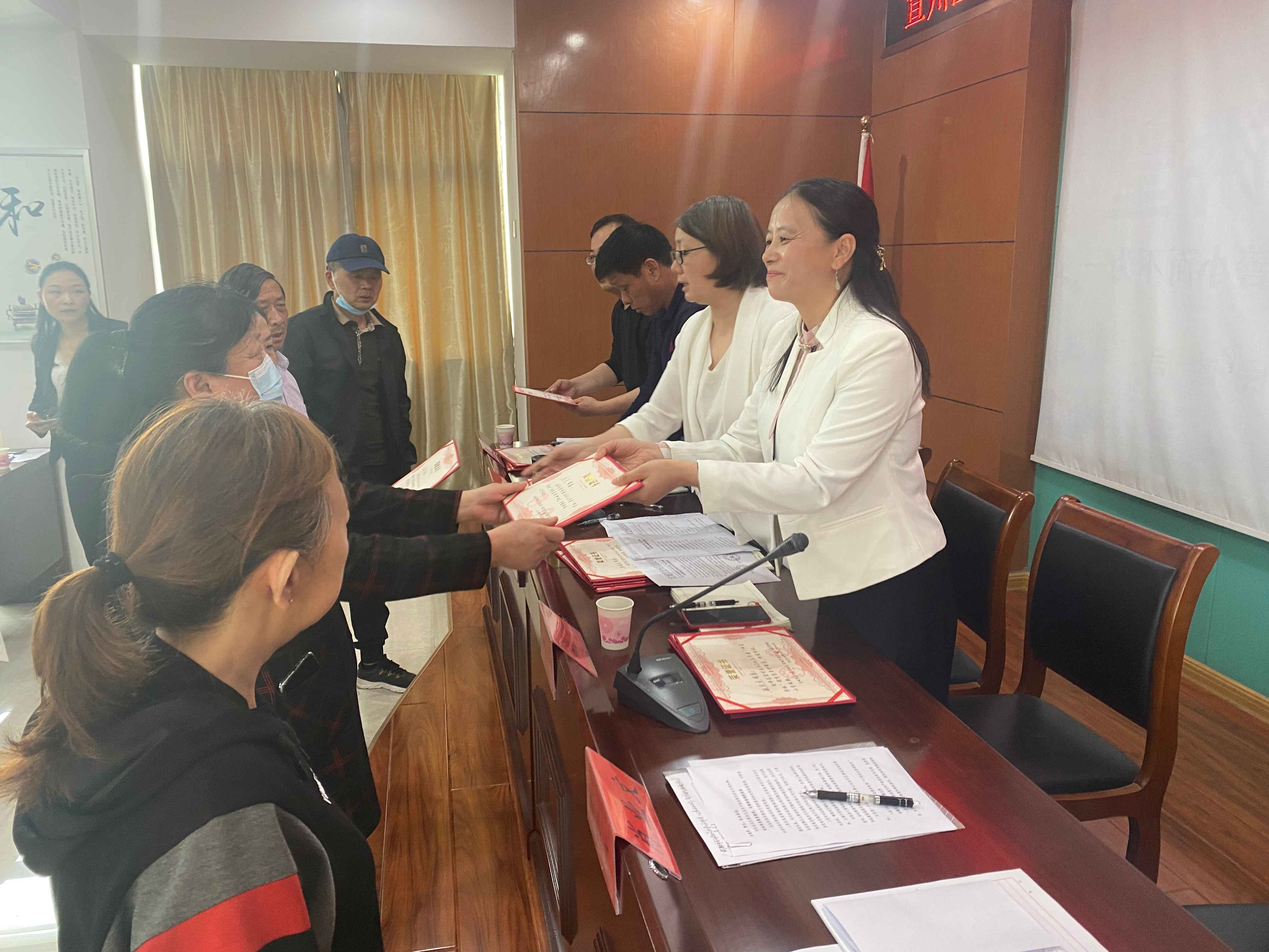 支持養(yǎng)老護理事業(yè) 踐行企業(yè)責(zé)任擔(dān)當(dāng)(圖2) 22222(1).jpg