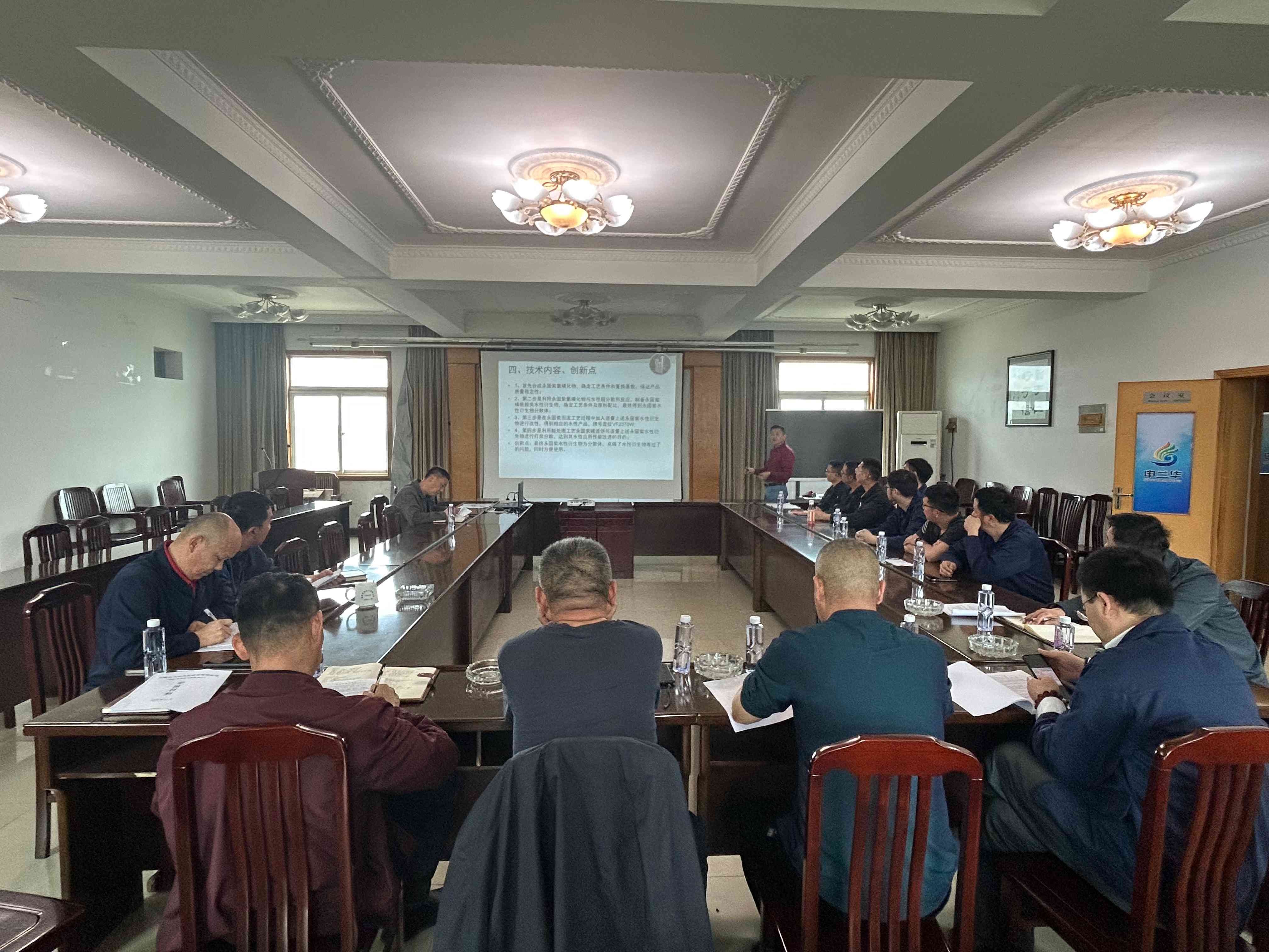 以評審促創(chuàng)新 讓知識(shí)創(chuàng)價(jià)值(圖1) 評審照片 5(1).jpg