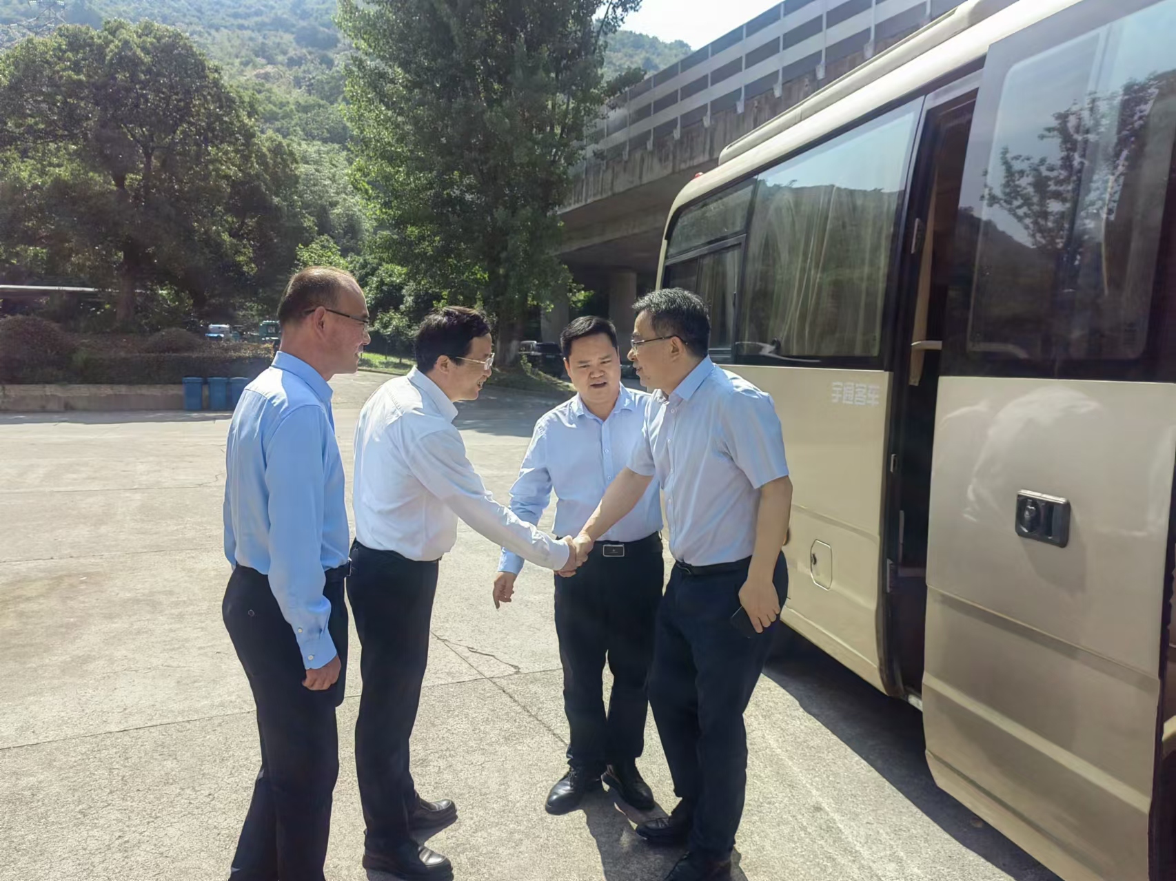 宣城市組織部長朱立軍走進申蘭華(圖1) 20240523市組織部朱部長.jpg