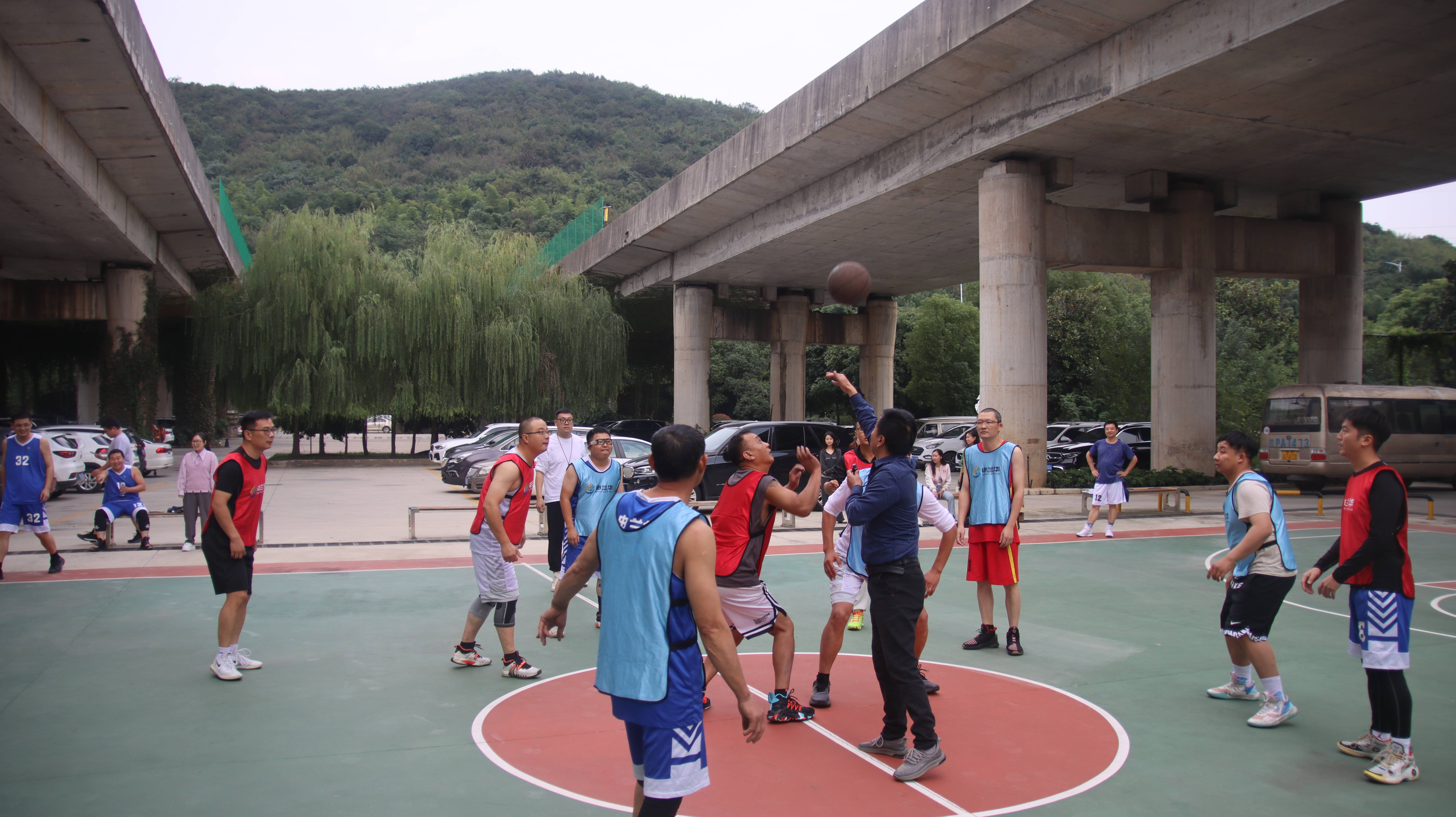 籃球對決 誰與爭鋒(圖1) 0(1).jpg