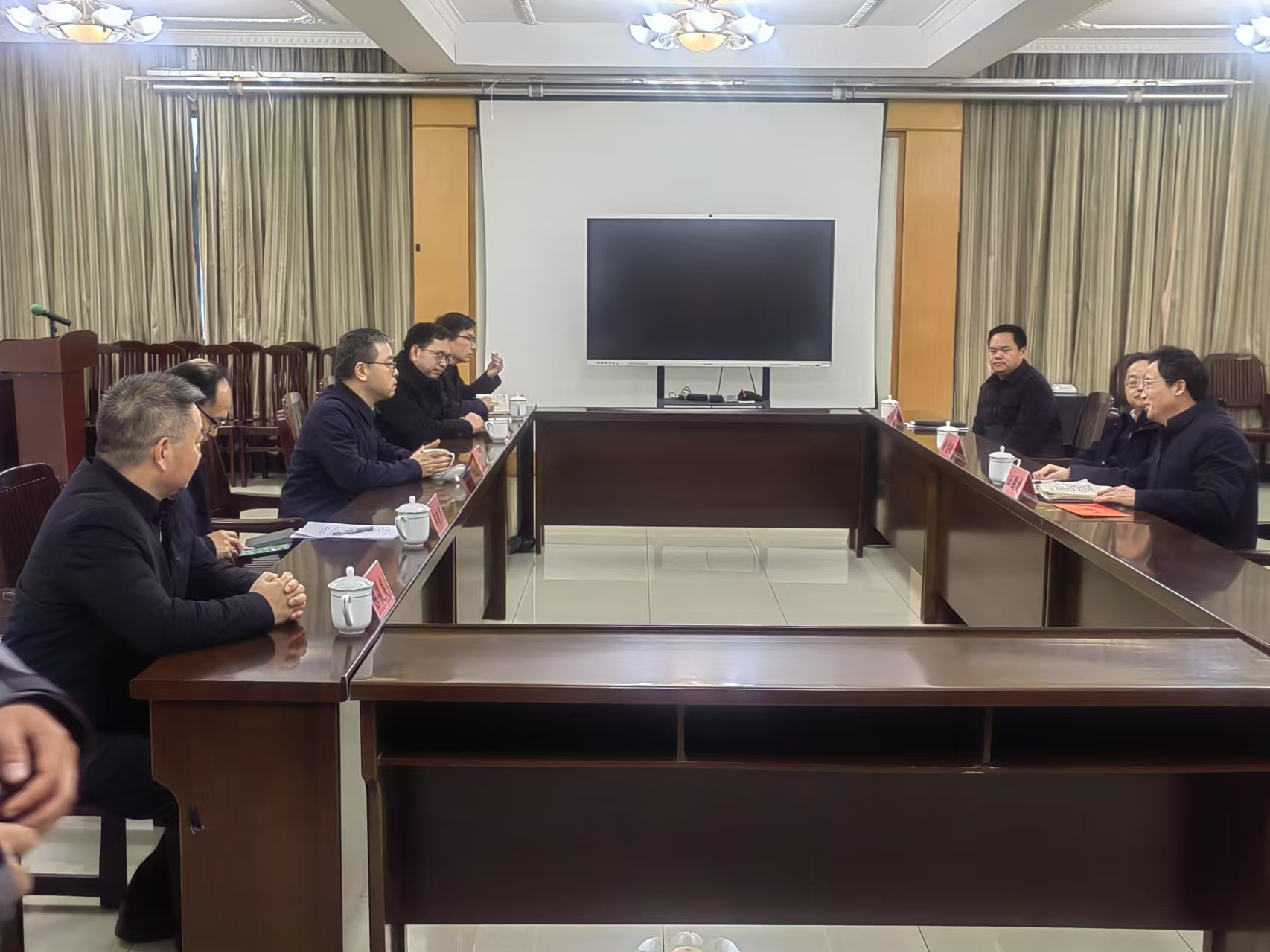 何淳寬慰問申蘭華專家汪國建(圖1) 20250110何淳寬慰問汪國建 (5).jpg