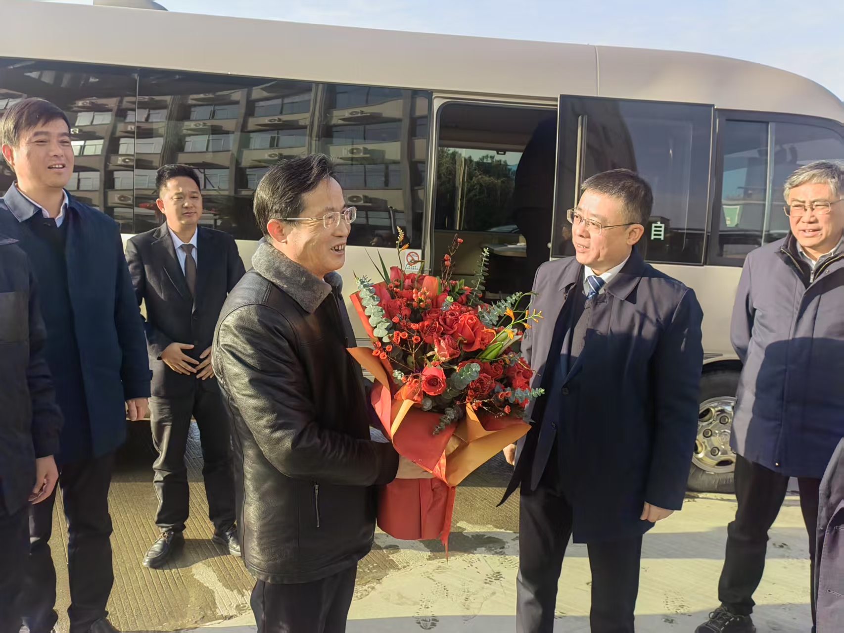 四大班子新春訪企 深入申蘭華新區(qū)共繪發(fā)展藍圖(圖1) 20250206區(qū)委新春慰問 (1).jpg